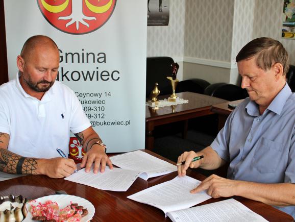 Umowa na budowę świetlicy w Polednie podpisana