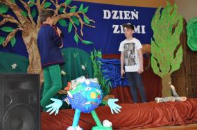 Obchody Światowego Dnia Ziemi w Szkole Podstawowej w Różannie
