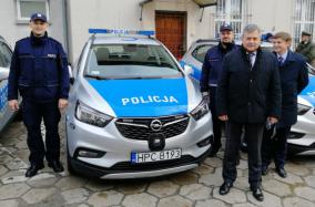 Nowy radiowóz dla policjantów z Bukowca