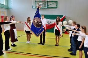 Uroczystość w szkole w Przysiersku