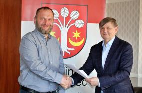 Umowa podpisana, będzie kolejna asfaltowa droga w gminie Bukowiec