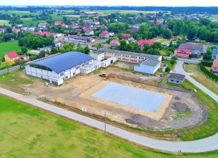Budowa kompleksu sportowego przy szkole podstawowej w Bukowcu z zagospodarowaniem terenu i instalacją fotowoltaiczną.