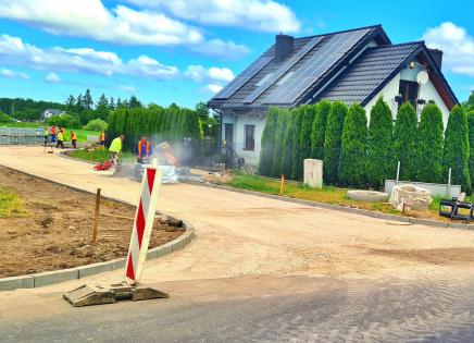Rozpoczęły się prace przy budowie kolejnych dróg w gminie Bukowiec