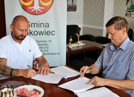 Umowa na budowę świetlicy w Polednie podpisana