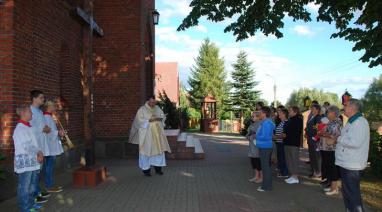 Poświęcenie krzyża wigilijnego 2013 - Parafia Polskie Łąki