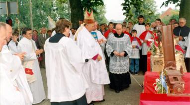Poświęcenie dzwonów - 1995 rok Parafia Polskie Łąki