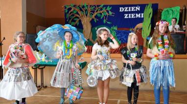 Obchody Światowego Dnia Ziemi w Szkole Podstawowej w Różannie 2016