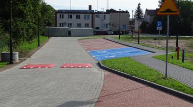 Trwają modernizacje kolejnych dróg w gminie Bukowiec - Droga łącząca ulice Dr Ceynowy i Kościelną w Bukowcu jest już gotowa