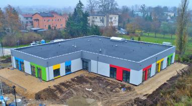 Budowa przedszkola i hali sportowej. Informujemy o postępach przy dwóch dużych gminnych inwestycjach 2021