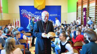 Spotkanie z biskupem Ryszardem Kasyną w szkole w Przysiersku 2022