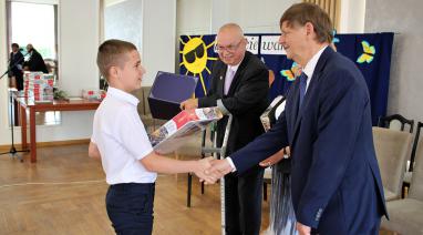 Najlepsi uczniowie w gminie Bukowiec wyróżnieni przez samorząd 2024