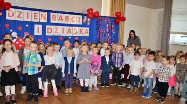 Dzień Babci i Dziadka w przedszkolu w Bukowcu. Fotorelacja z uroczystości 2025