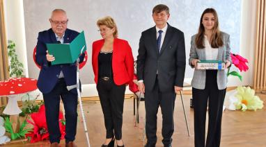 Wyróżnienia dla najlepszych uczniów. Samorząd z Bukowca nagrodził prymusów 2025