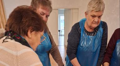 Bałabunowa biesiada i papierowe lampiony w klubie „Senior+” w Bukowcu 2025