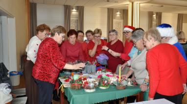 Mikołajki i kiermasz bożonarodzeniowy 2025