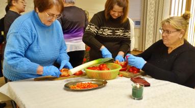 Było naprawdę smacznie. Warsztaty kulinarne w klubie seniora w Bukowcu 2025