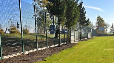Modernizacja ogrodzenia boiska piłkarskiego w Przysiersku 2026